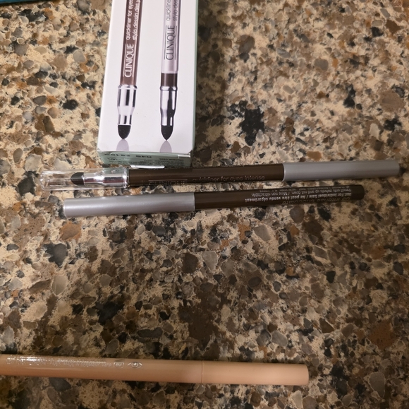 Tarte Geometric Palette with Assorted Eyeliners- Clinique - Picture 6 of 10